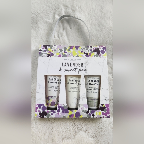 New in box Lavander & Sweet Pea Gift Set - Picture 1 of 6